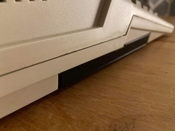 Amiga 500 Expansion Port Cover - Replacement Commodore Side left - Image 3