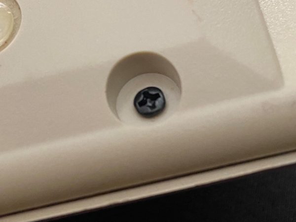 Amiga 1200 / 600 Case screws (full set x 10) - Black / Silver - Image 5