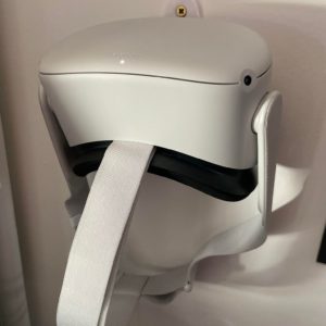 Oculus Quest 2 Wall Mount - VR Headset / Bracket