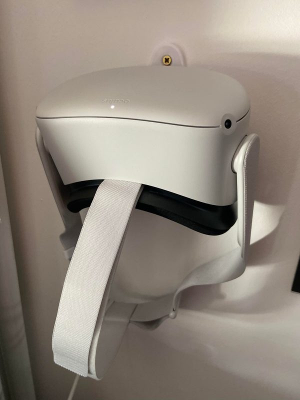 Oculus Quest 2 Wall Mount - VR Headset / Bracket