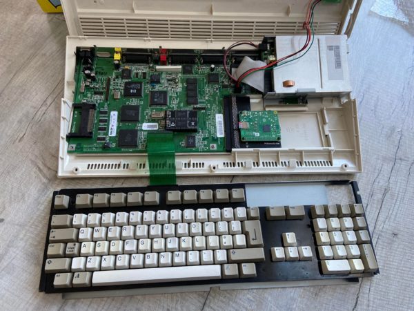 Amiga 1200 Boxed bundle - recapped (Optional PiStorm / TF1230) - Image 2