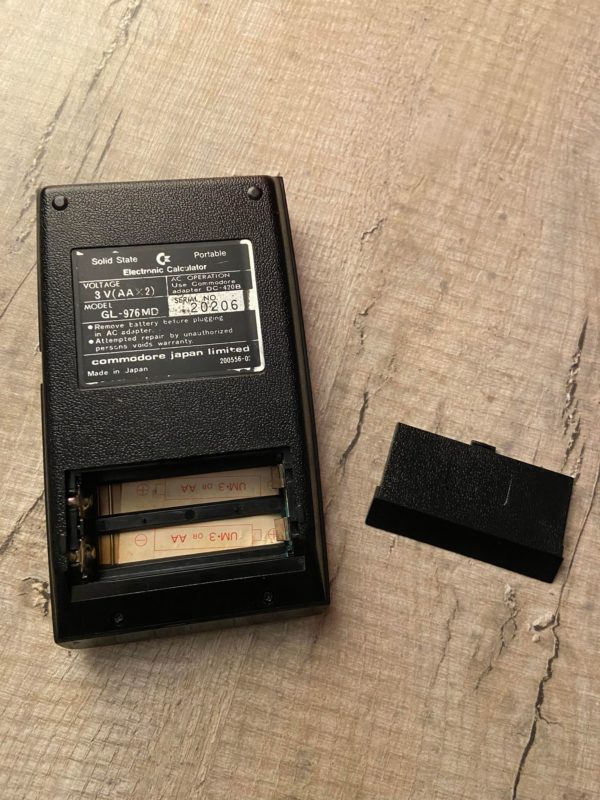 Commodore GL-967MD Calculator - Green line - Image 3