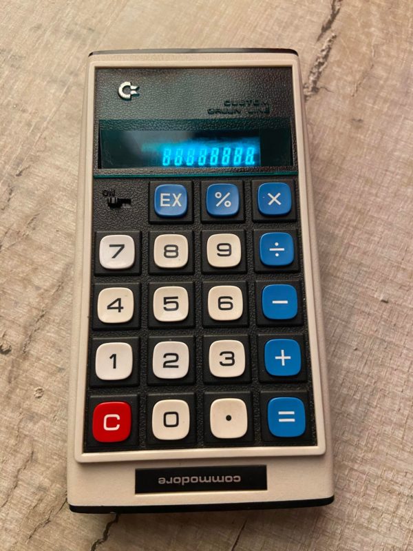 Commodore GL-967MD Calculator - Green line - Image 4