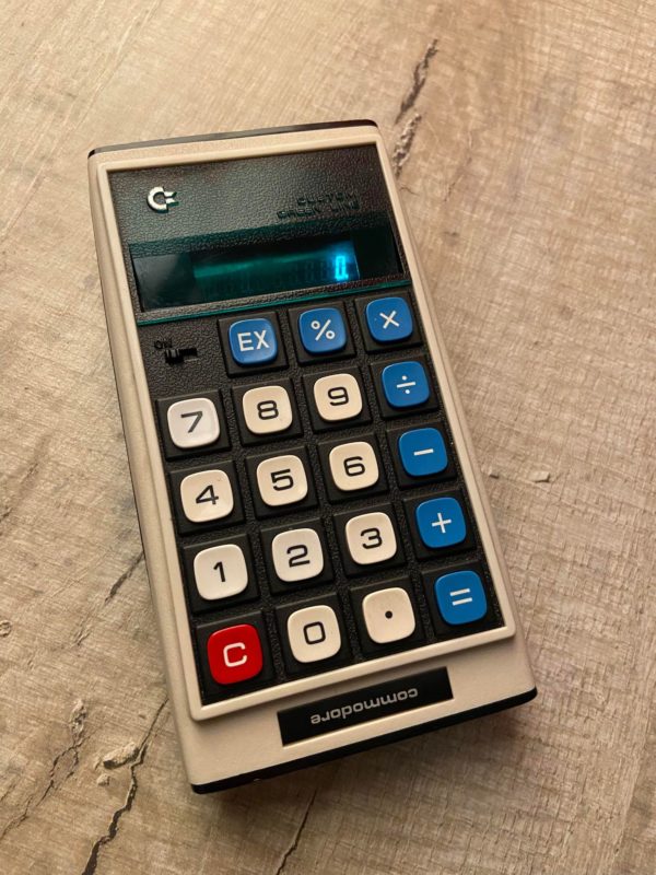 Commodore GL-967MD Calculator - Green line - Image 5