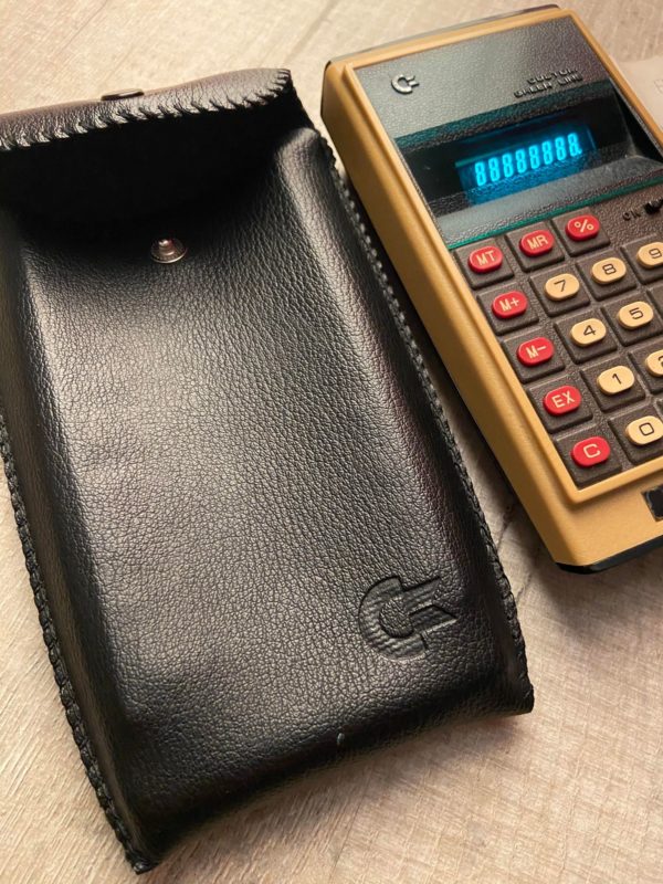 Commodore GL-97D Calculator - Green line - Image 7