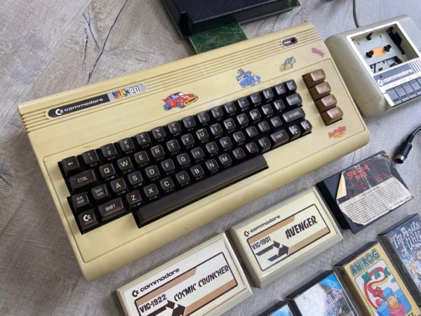 Commodore VIC 20 Bundle - Tested - Image 2
