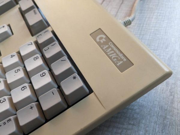 Amiga 2000 German Keyboard - KKQ-E96YC - Tested working - Image 7