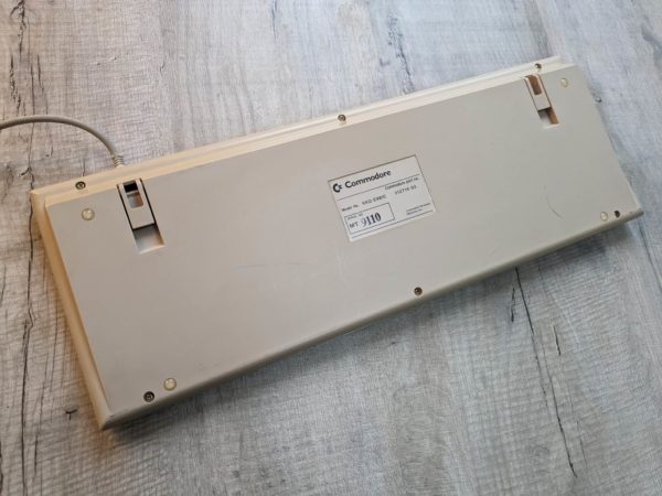 Amiga 2000 German Keyboard - KKQ-E96YC - Tested working - Image 6