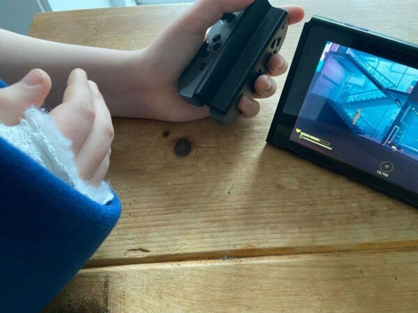 Nintendo Switch Single on Hand Handed Joy-Con Adapter - right handed
