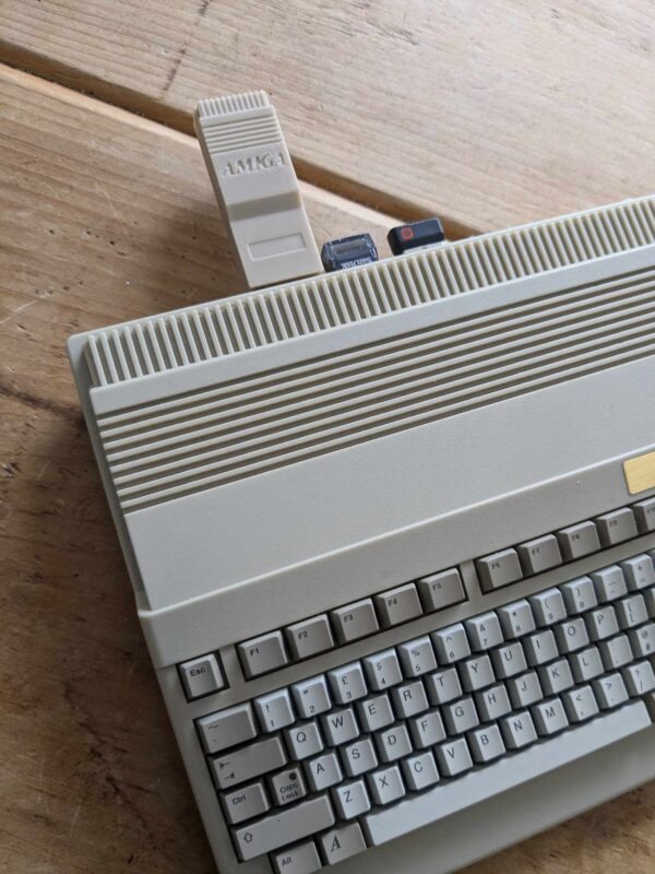 Amiga A520 Modulator USB Cover / USB Stick AGS - Image 3