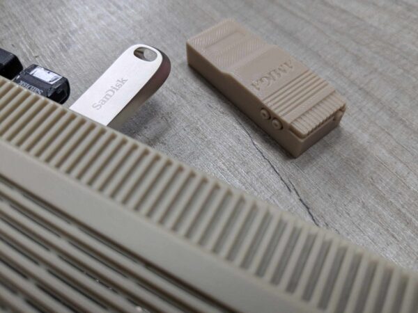 Amiga A520 Modulator USB Cover / USB Stick AGS - Image 2