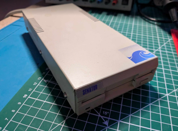 Senator Amiga External floppy disk drive