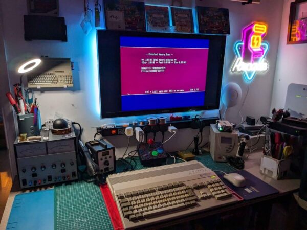 Amiga 500 Plus (A500+) - Image 2
