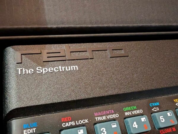 The spectrum (opened) inc manual (Mini Console) - Image 7