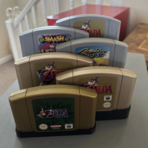 Nintendo 64 N64 Game Cartridge stand / holder / display
